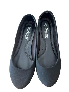 Forever World Wide- Black Women's Ballet Flats- like new- WOMENS SIZE 6